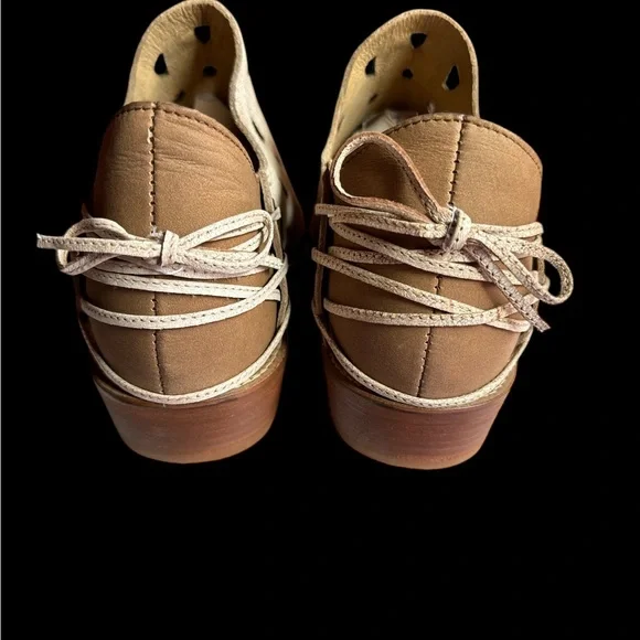 Musse & Cloud Perforated Cream Booties - Picture 4 of 5